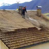Démoussage Toiture à Grenoble et en Isère : Ne laissez pas le gel détruire vos tuiles !